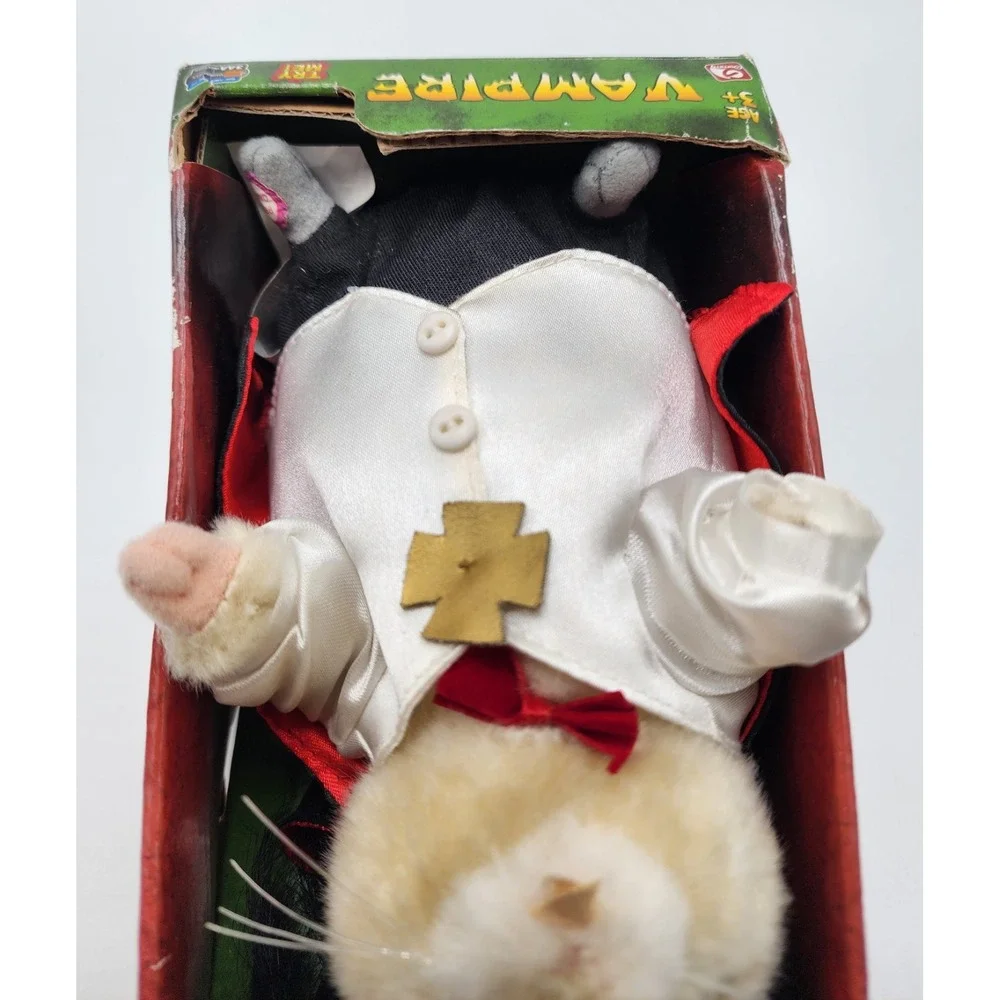 Gemmy Singing‎ Hamster in Dracula Costume Vampire Halloween NIB Vtg